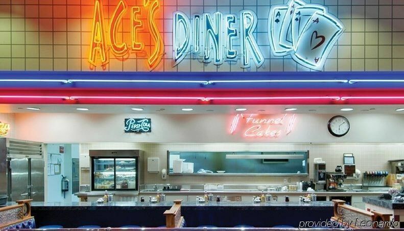 فندق هاراهز كاونسيل بلوفز آند كازينو كاونسيل بلافز المطعم الصورة